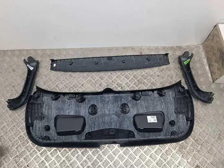Kia Ceed (2015 - 2018) 81751A2000 Комплект обшивки крышки багажника — фото 2
