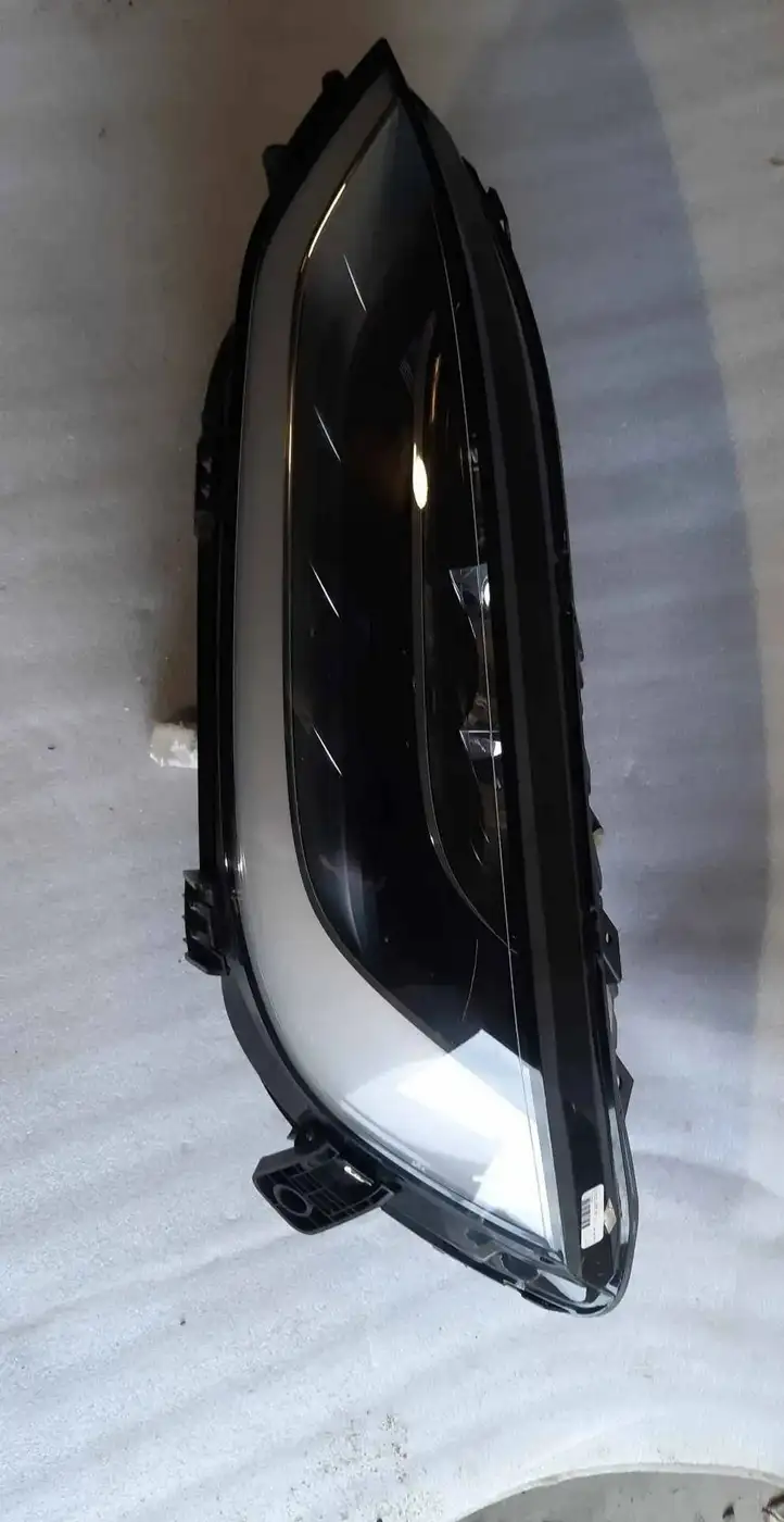 Tesla Model X (2015 - 2021) 1034318-00-C Прочие детали салона — фото 2