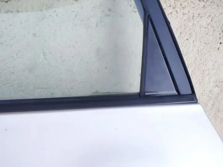 Toyota Avensis Verso (2001 - 2004) Накладка стекла задней двери — фото 2
