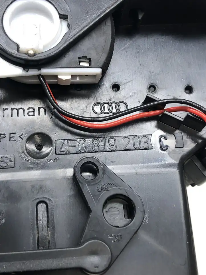 Audi A6 S6 C6 4F (2004 - 2008) 4F0819203C Задний воздушный дефлектор — фото 2