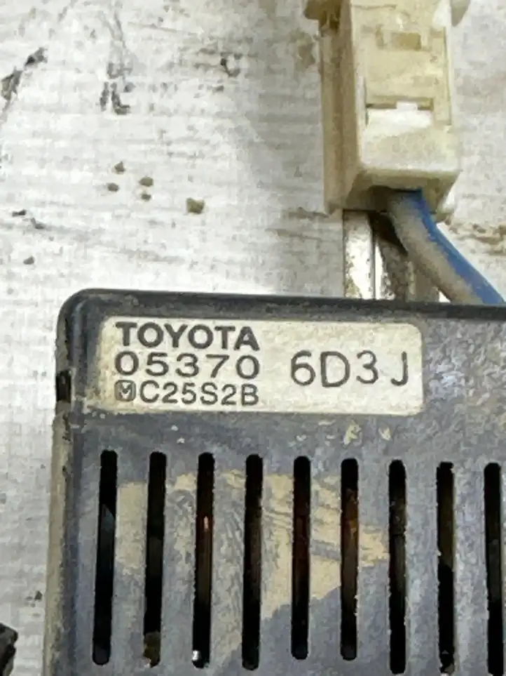 Lexus IS 220D-250-350 (2005 - 2010) C25S2B Усилитель антенны — фото 3