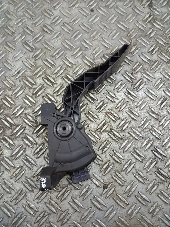 Opel Signum (2002 - 2008) 9186725 Педаль акселератора — фото 2