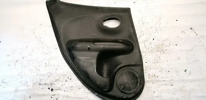 Nissan Juke I F15 (2010 - 2018) 829111kboa Обшивка задней двери — фото 1