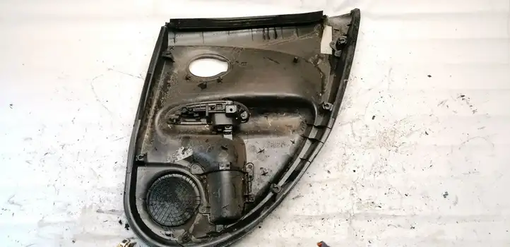Nissan Juke I F15 (2010 - 2018) 829111kboa Обшивка задней двери — фото 2