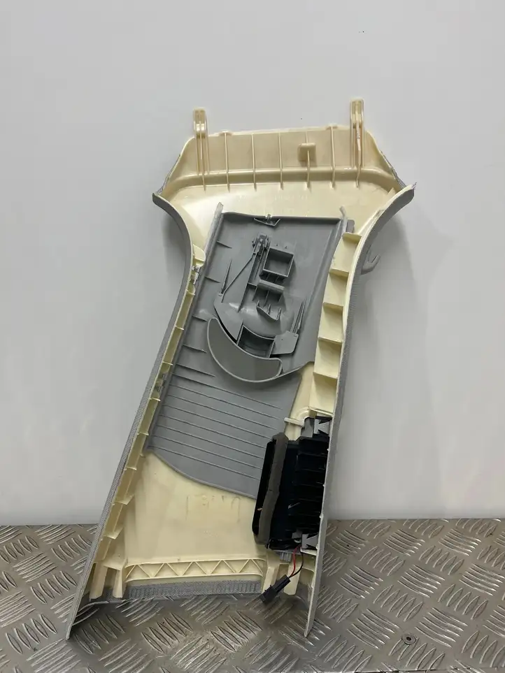 Audi A6 C7 (2011 - 2014) 4G0867243 Верхняя обшивка стойки B — фото 2