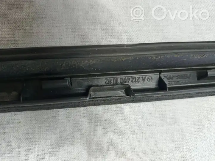 Mercedes-Benz E W212 (2009 - 2016) A2126901082 Накладка стоек лобового стекла — фото 2