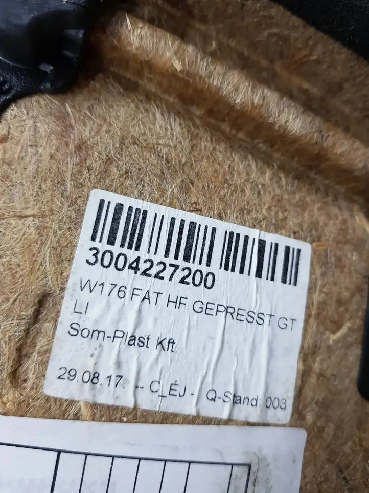 Mercedes-Benz A W176 (2012 - 2018) 3004227200 Обшивка передней двери — фото 5