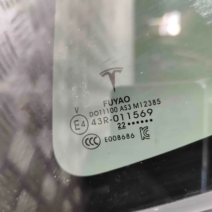 Tesla Model Y (2019 - 2024) 160080800C Заднее боковое стекло — фото 6