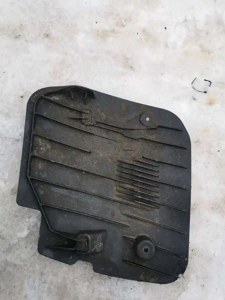 BMW 5 G30 G31 (2016 - ) 6861146 Прочие детали днища — фото 2