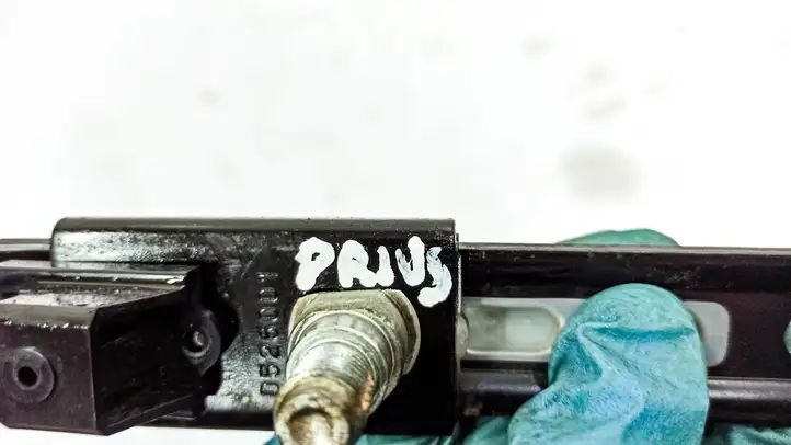 Toyota Prius (XW20) (2003 - 2009) D526001 Регулятор ремня безопасности — фото 10