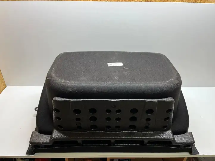 Tesla Model Y (2019 - 2024) 173998000A Ящик для хранения в багажнике — фото 2