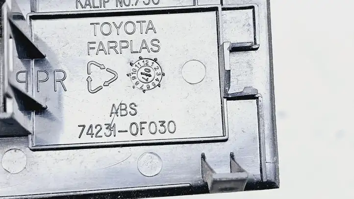Toyota Corolla Verso AR10 (2004 - 2009) 742310F030 Прочие детали салона — фото 3