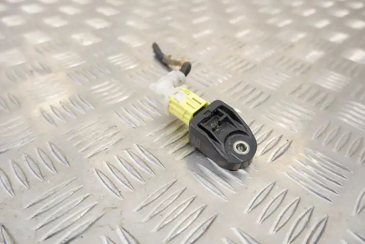 Toyota Prius (XW30) (2009 - 2015) 8917375010 Датчик удара SRS — фото 3