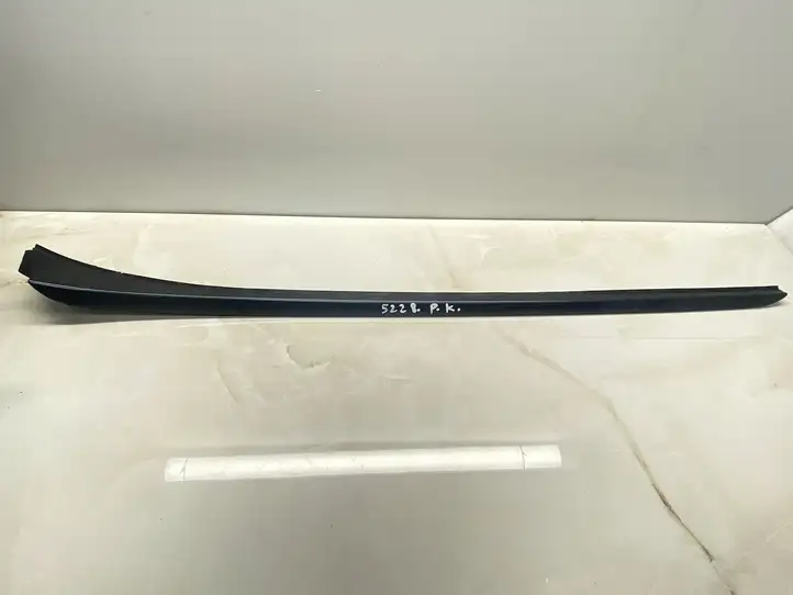 Hyundai Santa Fe (2012 - 2015) 861312W000 Накладка стоек лобового стекла — фото 1