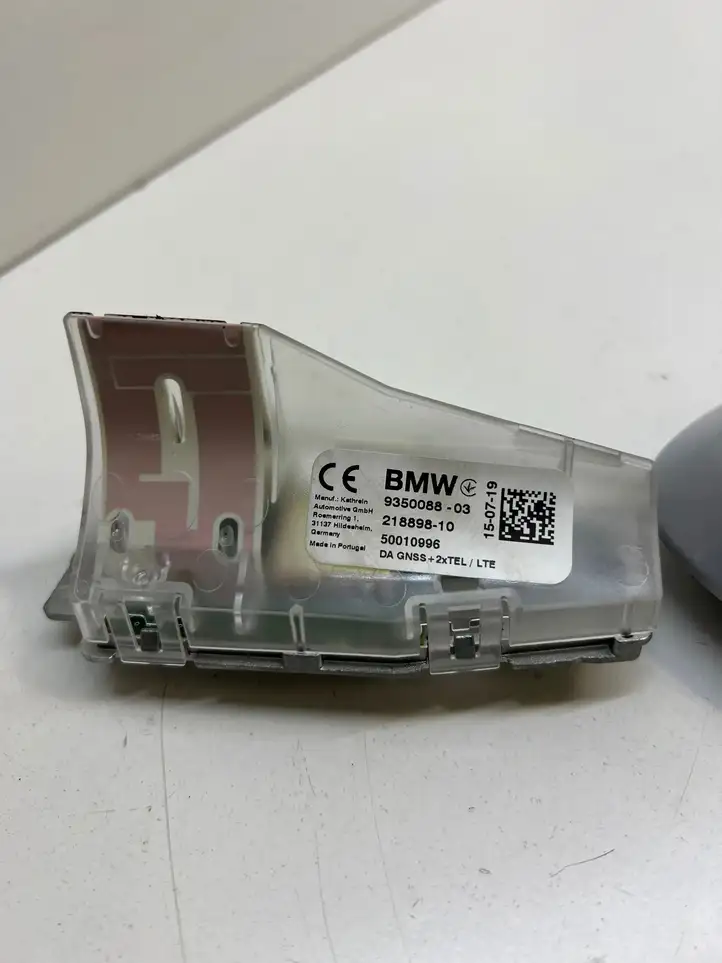 BMW 3 F30 F35 F31 (2012 - 2018) 21889810 GPS антенна — фото 2
