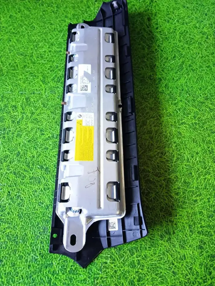 BMW 7 F01 (2008 - 2016) kv917678210 Коленная подушка безопасности — фото 2