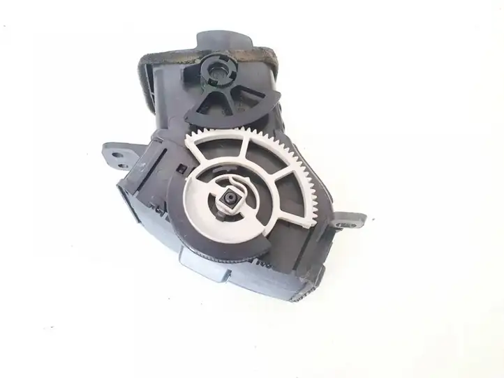Toyota Corolla Verso AR10 (2004 - 2009) 5566064010 Боковой воздушный дефлектор — фото 3