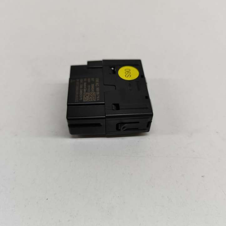 3G5035718A Volkswagen ID.4 USB jungtis