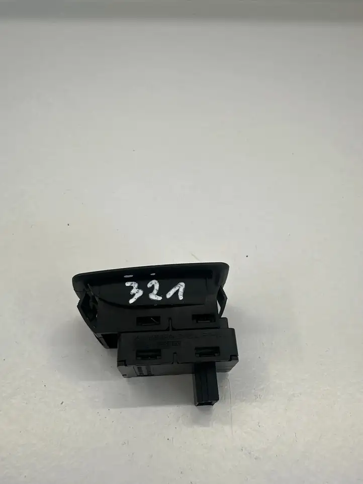 BMW 3 E90 E91 (2005 - 2012) 6945874 Кнопка стеклоподъемников — фото 2