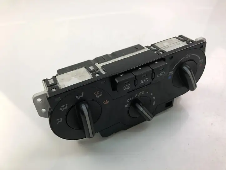 Subaru Impreza II (2003 - 2005) 72311FE001 Управление климат контролем — фото 1