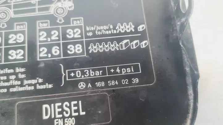 Mercedes-Benz A W168 (1997 - 2004) A1685840239 Крышка топливного бака — фото 2