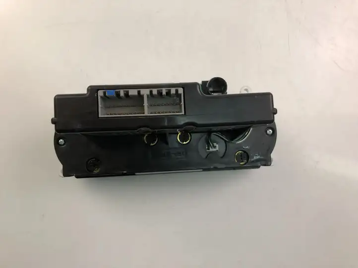 Subaru Impreza II (2003 - 2005) 72311FE051 Управление климат контролем — фото 4