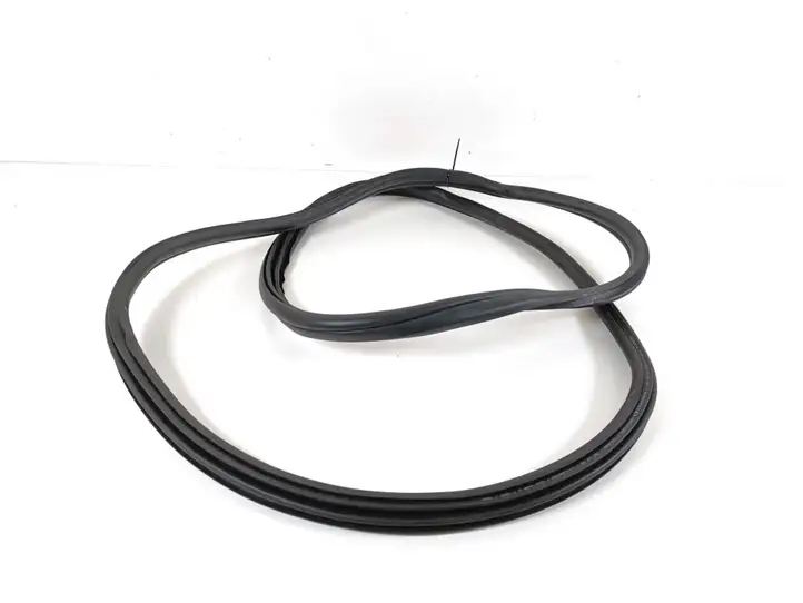 BMW 3 G20 G21 (2019 - ) 7407375 Уплотнитель кузова — фото 2