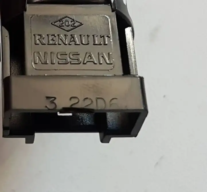 Nissan Navara D23 (2015 - ) 322D6 Прикуриватель — фото 4