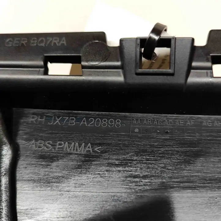 Ford Focus (2019 - )  JX7BA20898AA Отделка стекла передней двери