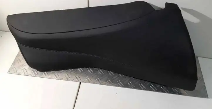 Tesla Model 3 (2017 - 2023) C1522193 Молдинг передней двери — фото 1