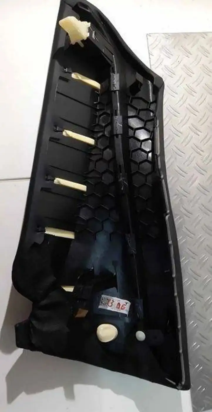 Tesla Model 3 (2017 - 2023) C1522193 Молдинг передней двери — фото 2