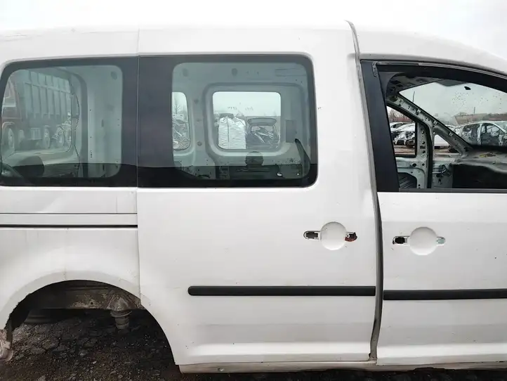 Volkswagen Caddy (2004 - 2010) Боковая раздвижная дверь — фото 1