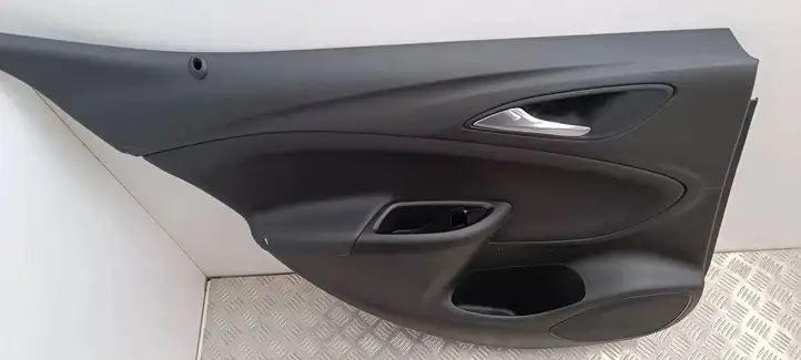 Opel Astra K (2015 - 2020) 2514588 Обшивка задней двери — фото 3