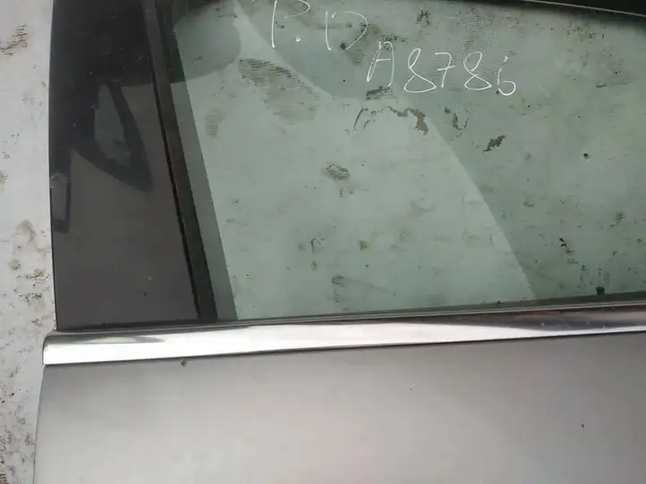 Ford Focus (2011 - 2015) Накладка стекла передней двери — фото 3