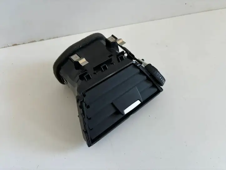 BMW 3 F30 F35 F31 (2012 - 2018) 9218549 Боковой воздушный дефлектор — фото 1