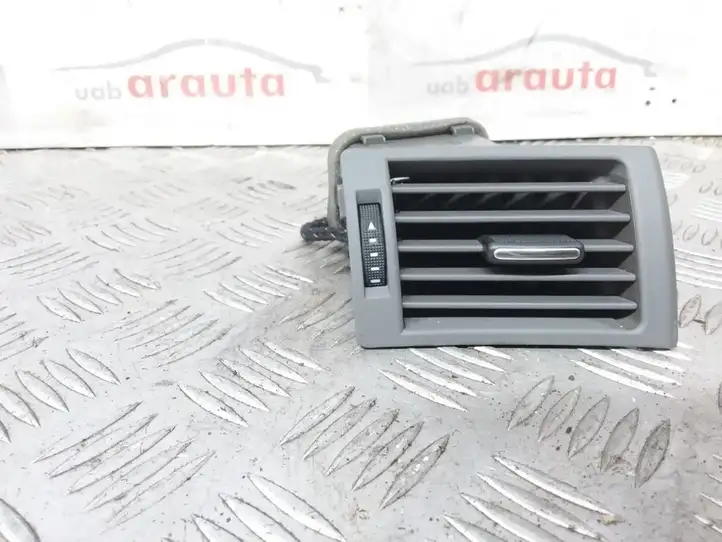 Audi A4 S4 B7 8E 8H (2004 - 2009) 8E0820902F Боковой воздушный дефлектор — фото 1