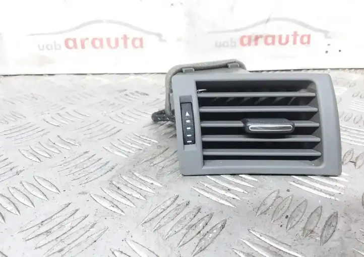 Audi A4 S4 B7 8E 8H (2004 - 2009) 8E0820902F Боковой воздушный дефлектор — фото 2