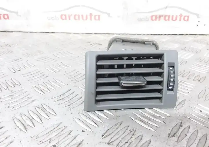 Audi A4 S4 B7 8E 8H (2004 - 2009) 8E0820901F Боковой воздушный дефлектор — фото 2