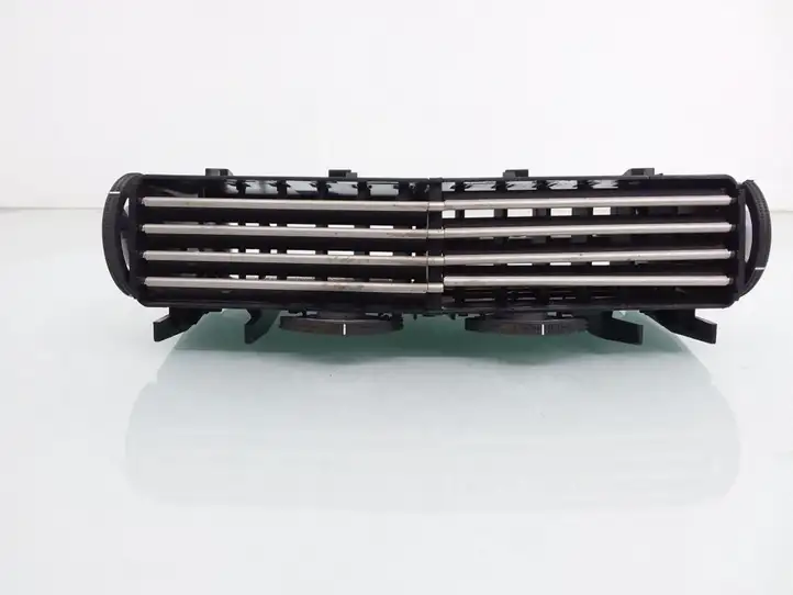 Opel Astra H (2004 - 2009) 24465731 Центральный воздушный дефлектор — фото 1