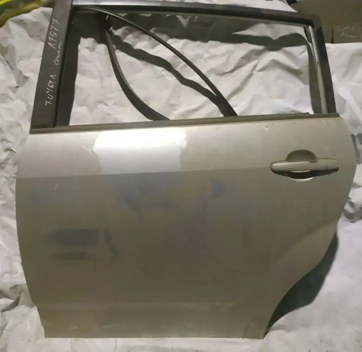 Toyota Corolla Verso AR10 (2004 - 2009) pilkos Задняя дверь — фото 1