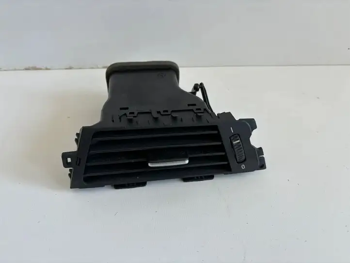 BMW 3 E90 E91 (2005 - 2012) 91304609 Боковой воздушный дефлектор — фото 1