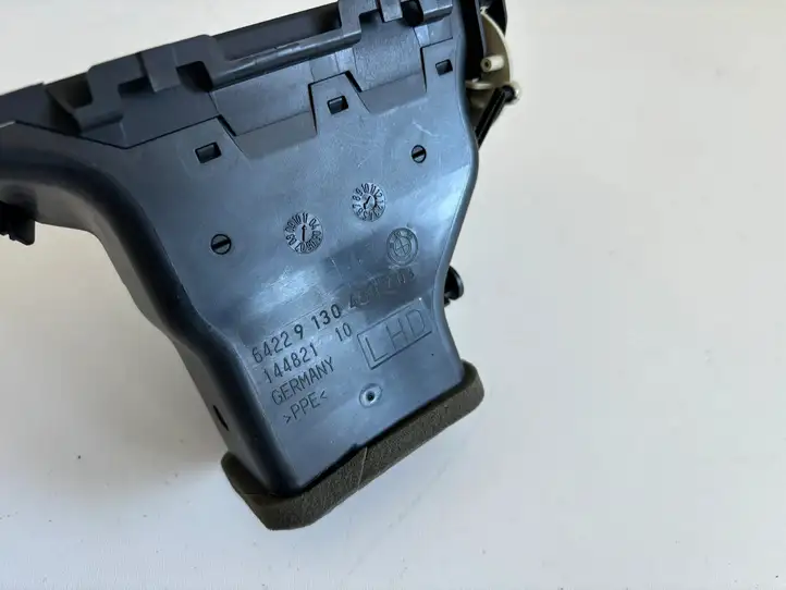 BMW 3 E90 E91 (2005 - 2012) 91304609 Боковой воздушный дефлектор — фото 4