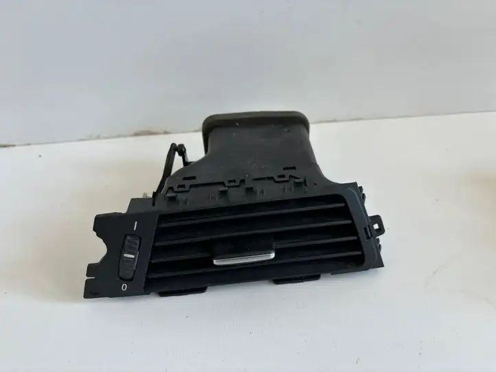 BMW 3 E90 E91 (2005 - 2012) 91304609 Боковой воздушный дефлектор — фото 2
