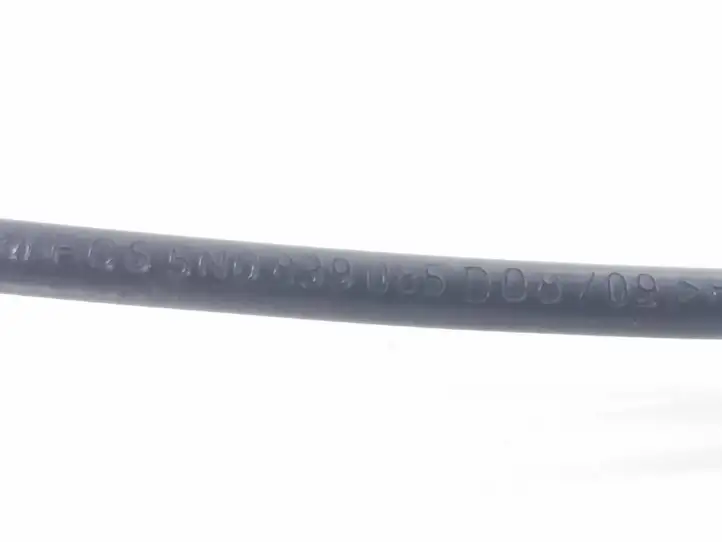 Volkswagen Tiguan (2007 - 2011) 5N0839085D Трос замка задней двери — фото 2