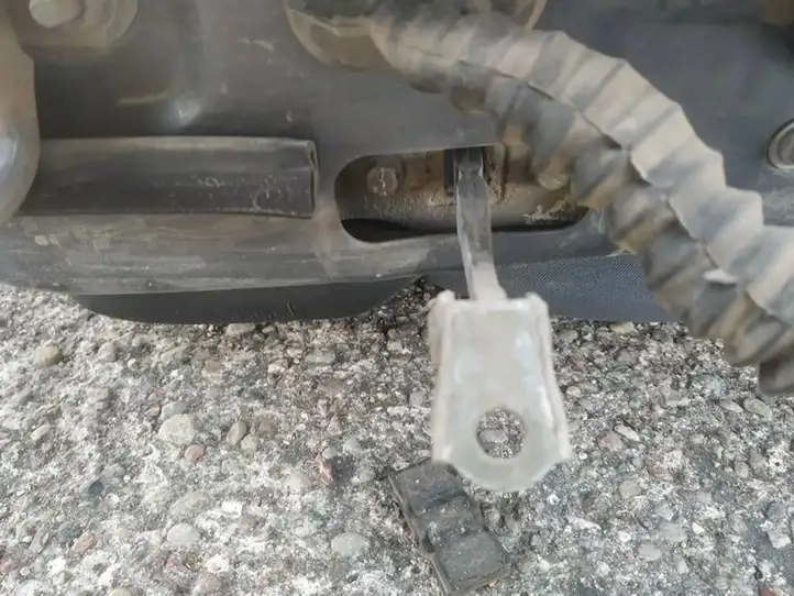 Nissan Primera (2001 - 2008)   Ограничитель открывания задней двери