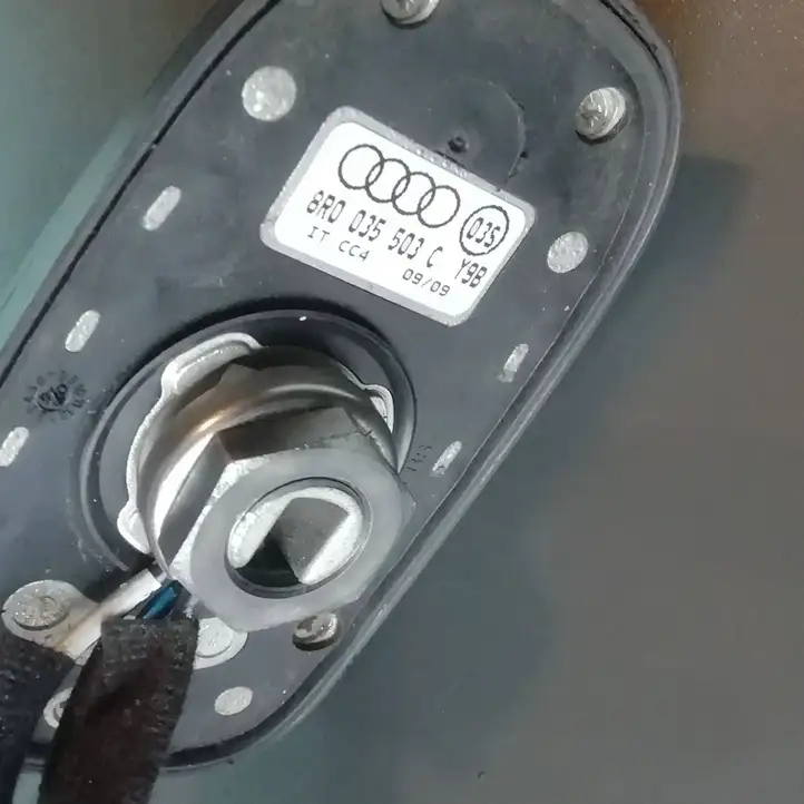 Audi Q5 SQ5 (2008 - 2012) 8r0035503c GPS антенна — фото 1