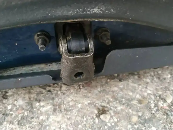 Toyota Avensis T250 (2003 - 2006) Ограничитель двери — фото 2