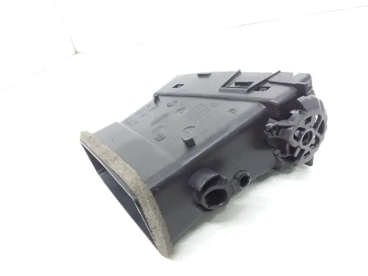 Nissan Micra (2003 - 2007) 68750AX600 Боковой воздушный дефлектор — фото 3