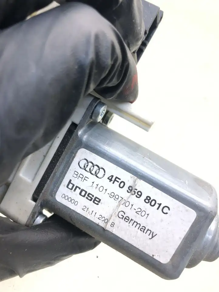 Audi A6 S6 C6 4F (2004 - 2008) 4F0959801C Стеклоподъемник задней двери — фото 2