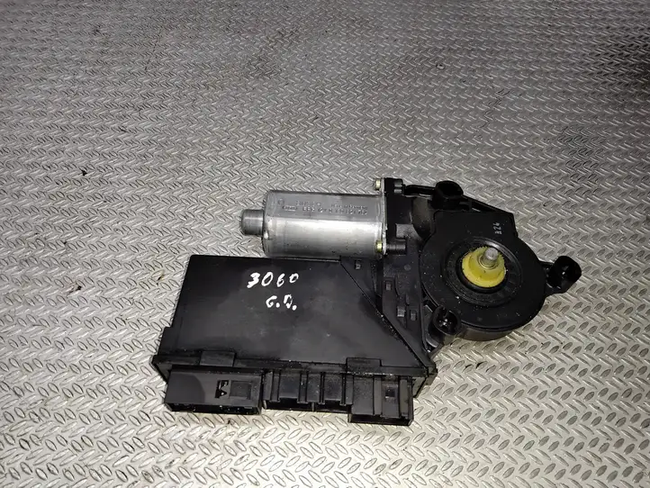 Audi A4 S4 B6 8E 8H (2000 - 2006) 0130821764 Стеклоподъемник задней двери — фото 1